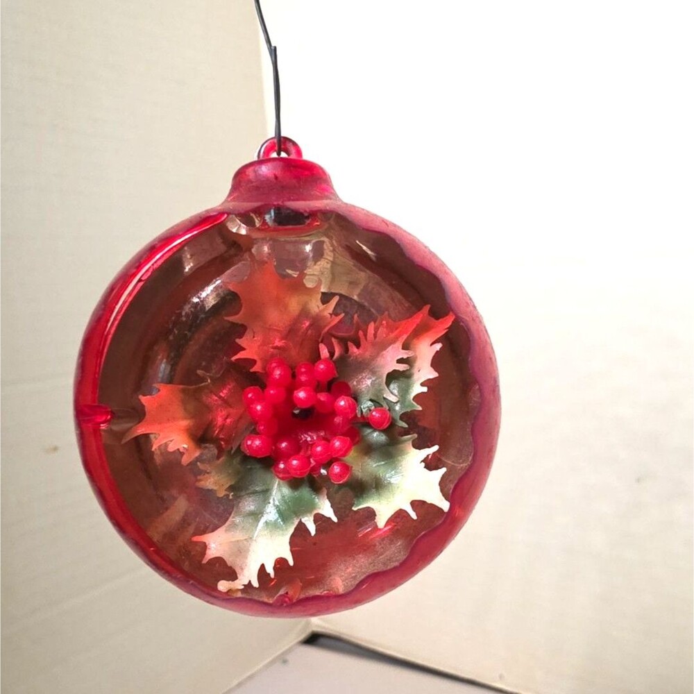 Vintage Jewel Brite Christmas Ornament Diorama Red Mistletoe Reflector Plastic